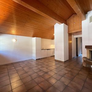 Square living room 1