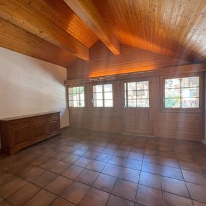 Square living room 2